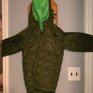 Olive green north face quilted jacket